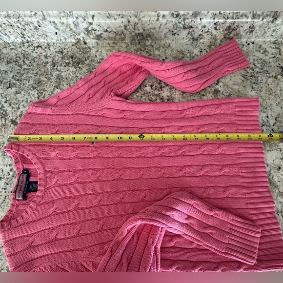 Vineyard Vines Barbie Core Pink Cable Knit Sweater Green Whale Logo Size M - Picture 8 of 8